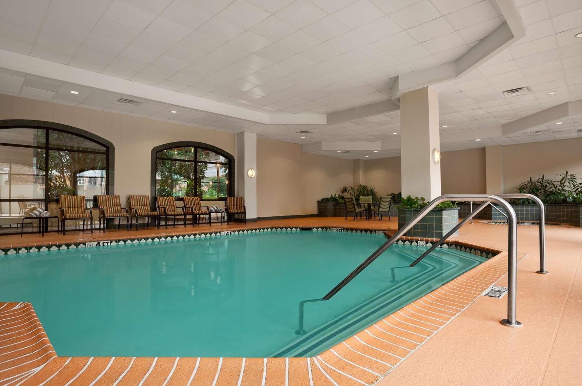 Embassy Suites By Hilton Dallas Near The Galleria Esterno foto