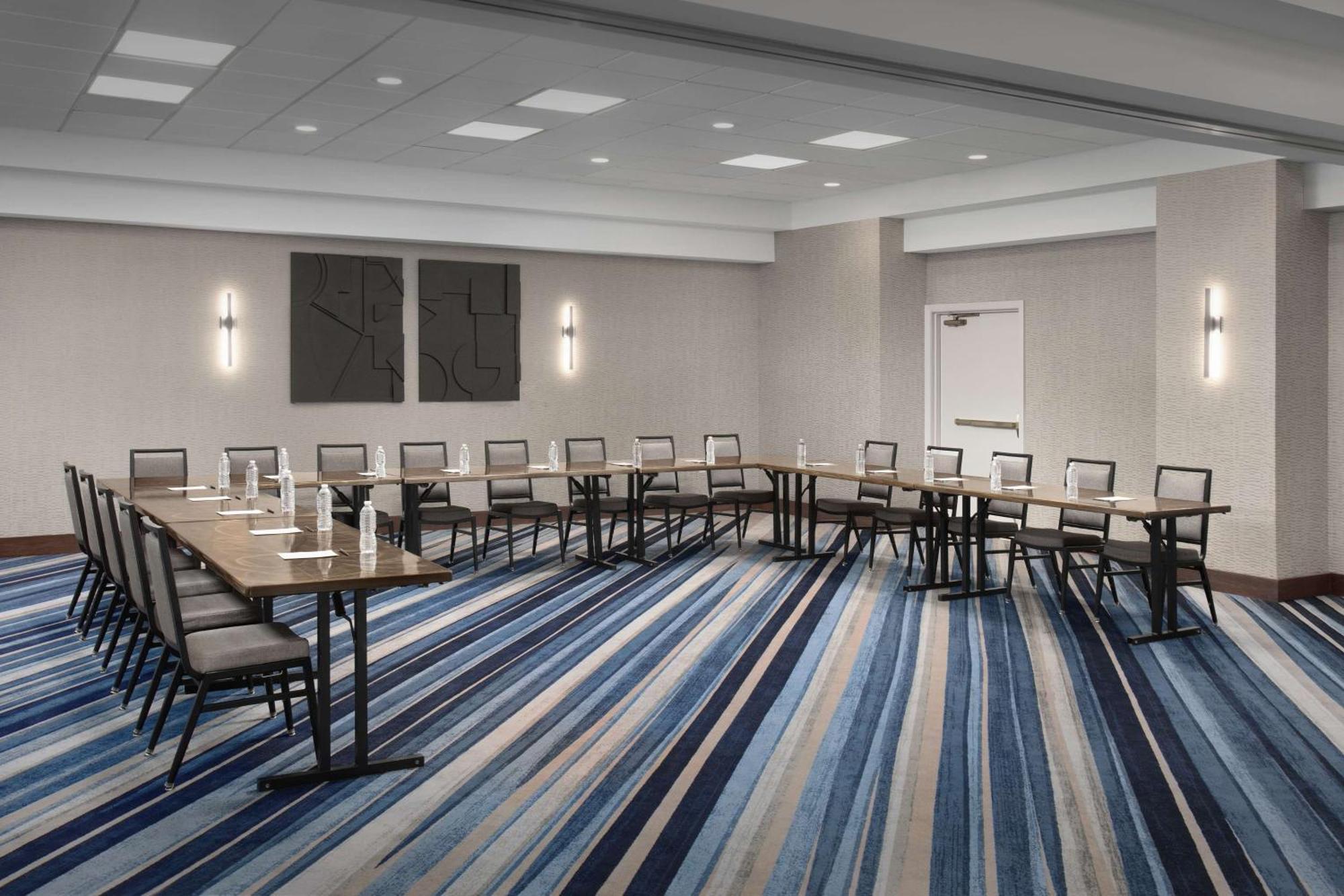 Embassy Suites By Hilton Dallas Near The Galleria Esterno foto