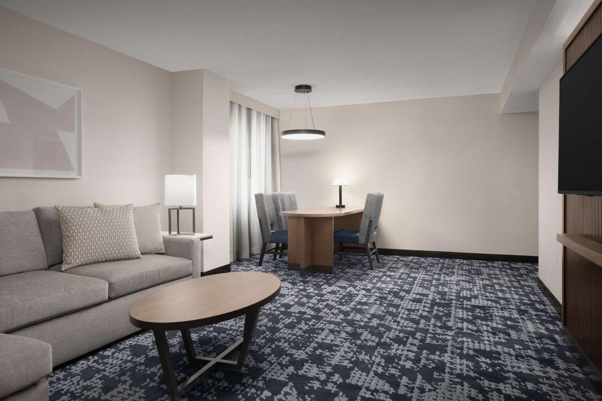 Embassy Suites By Hilton Dallas Near The Galleria Esterno foto
