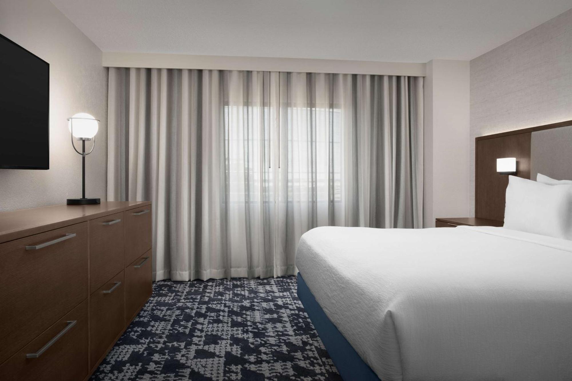 Embassy Suites By Hilton Dallas Near The Galleria Esterno foto