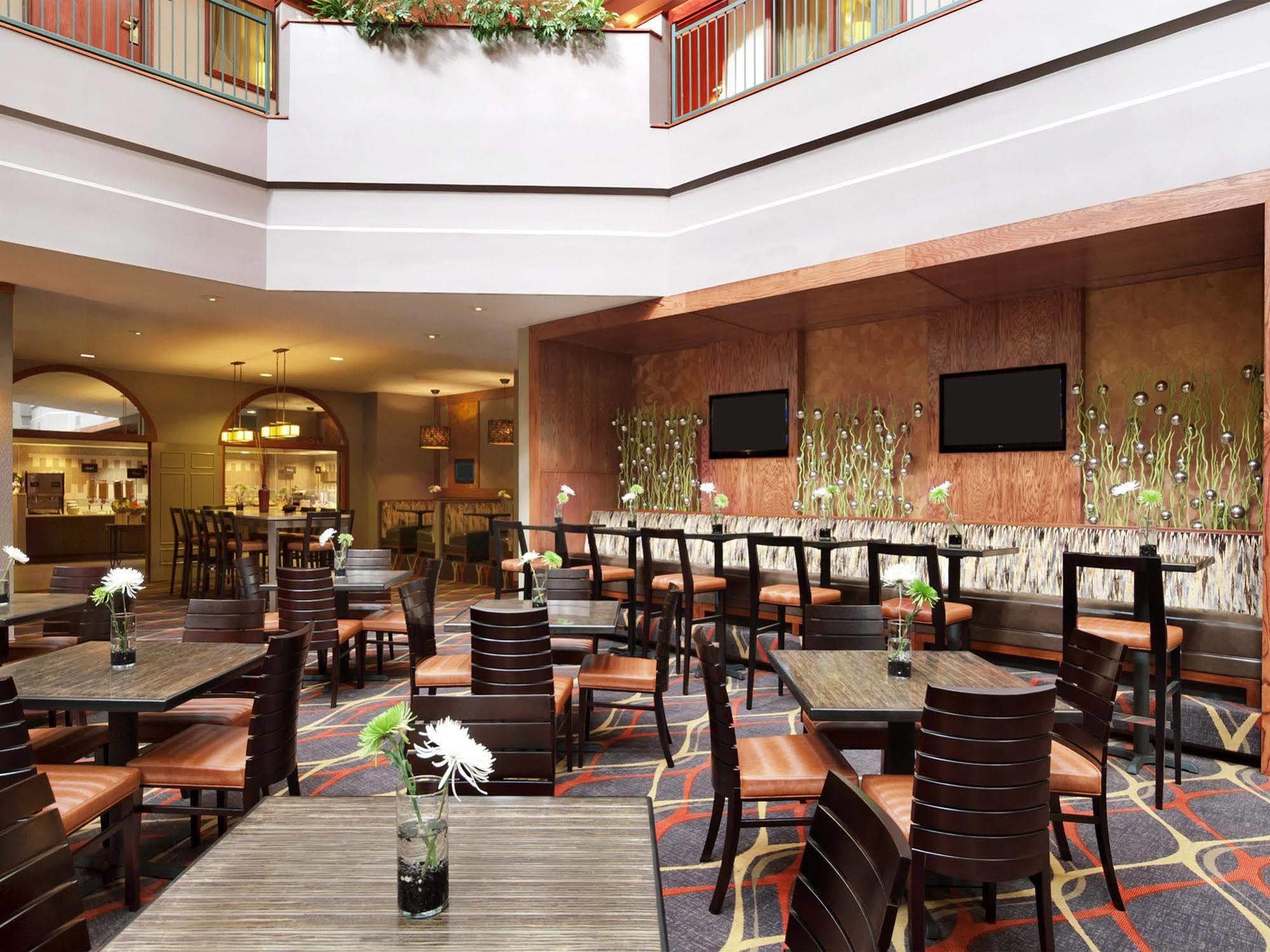 Embassy Suites By Hilton Dallas Near The Galleria Esterno foto
