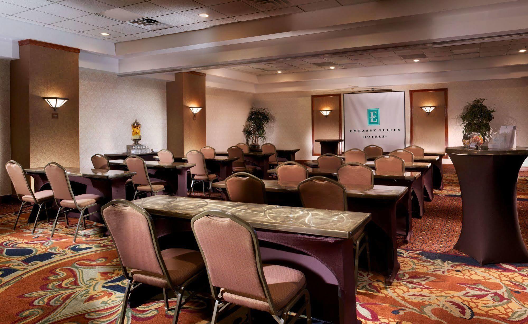 Embassy Suites By Hilton Dallas Near The Galleria Esterno foto